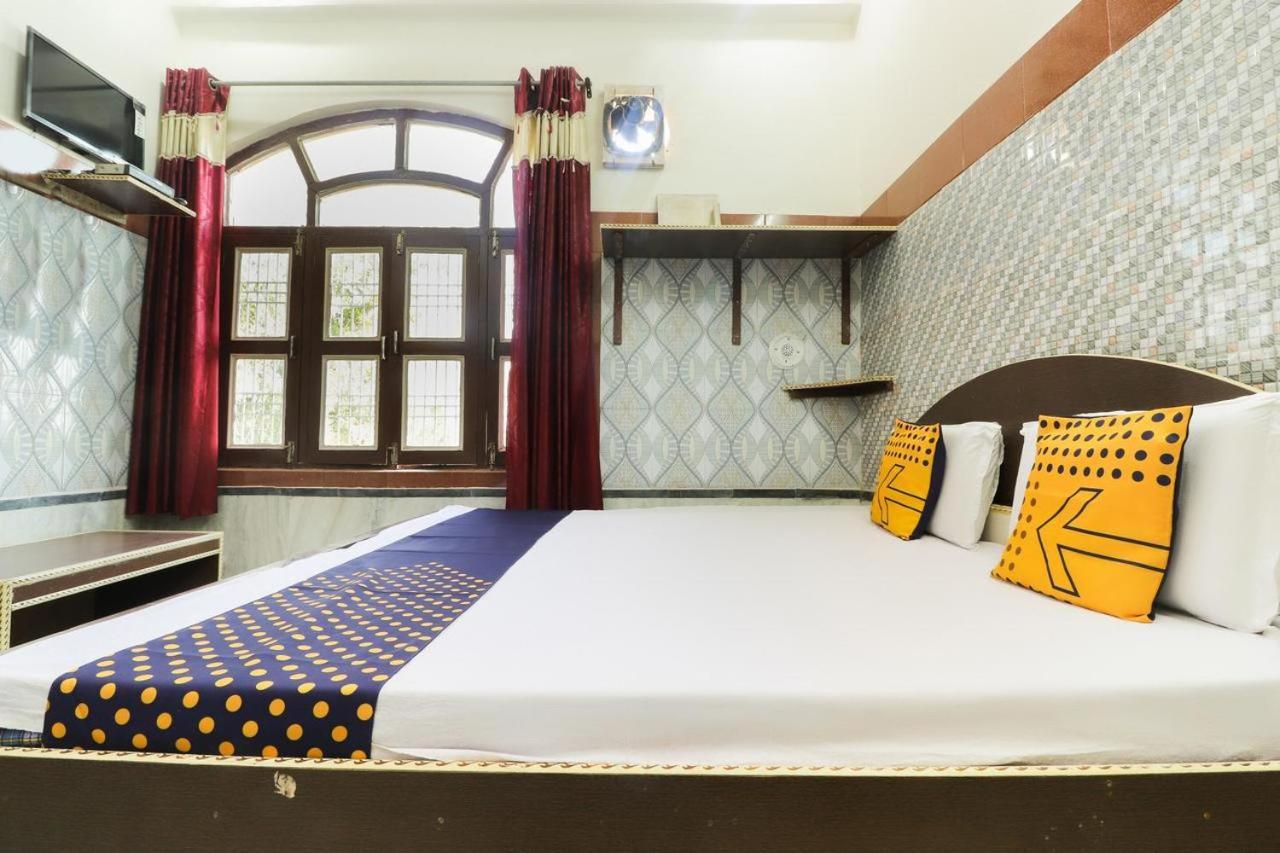 Oyo Om Sai Guest House Mainpuri Exterior photo