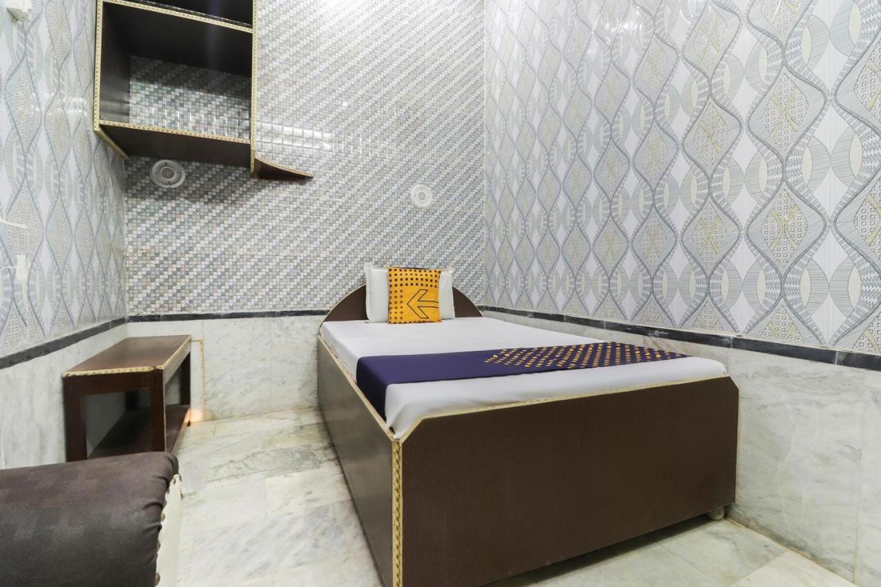 Oyo Om Sai Guest House Mainpuri Exterior photo